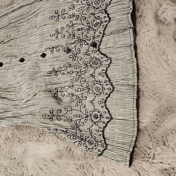 Collared Shirt - Picture 3 of 4